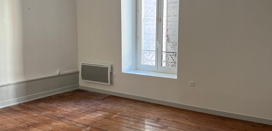 Réf : G549-A5,Appartement T4 rénové,07100