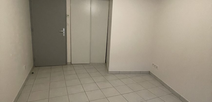 Réf : G251,Appartement T4,26210