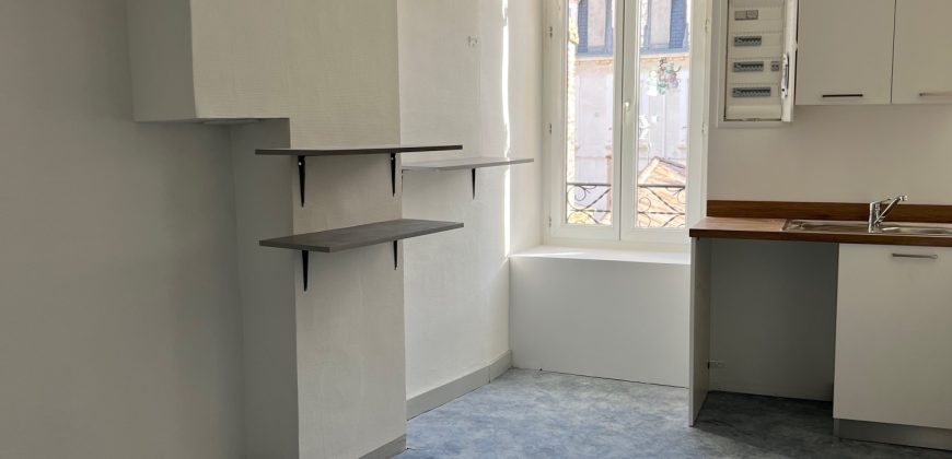 Réf : G549-A5,Appartement T4 rénové,07100