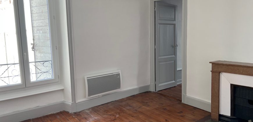 Réf : G549-A5,Appartement T4 rénové,07100